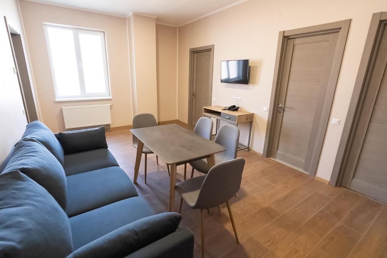 Pivdenniy Hotel Lviv Exterior photo