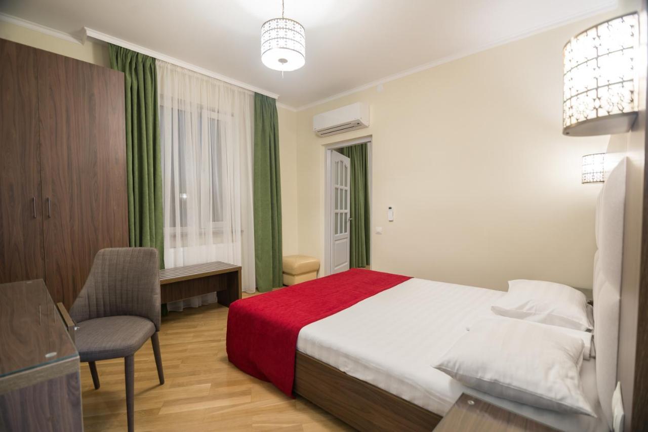 Pivdenniy Hotel Lviv Exterior photo